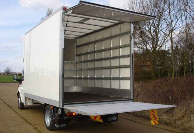 Traslochi Cairate, Alpina effettua traslochi di uffici e traslochi di aziende a Cairate.